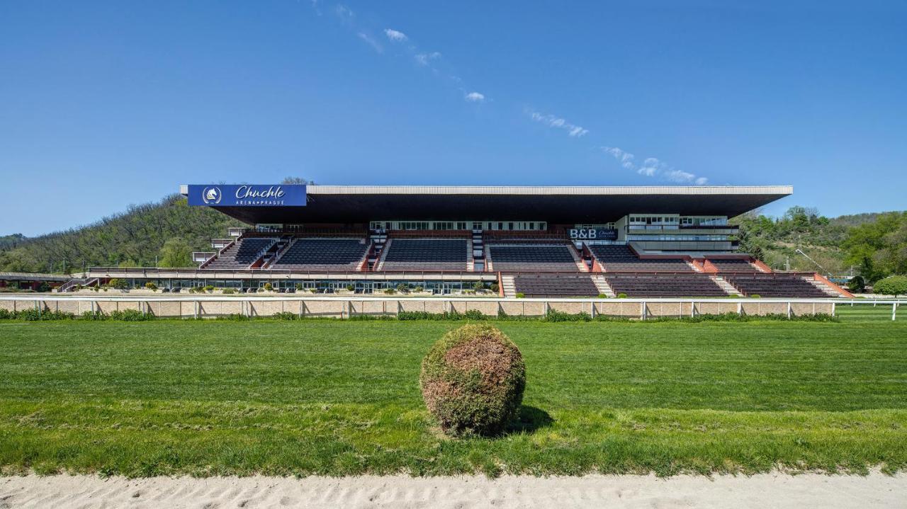 B&B Chuchle Arena Praha ภายนอก รูปภาพ